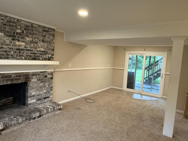 Building Photo - 1506 Sportsman Dr