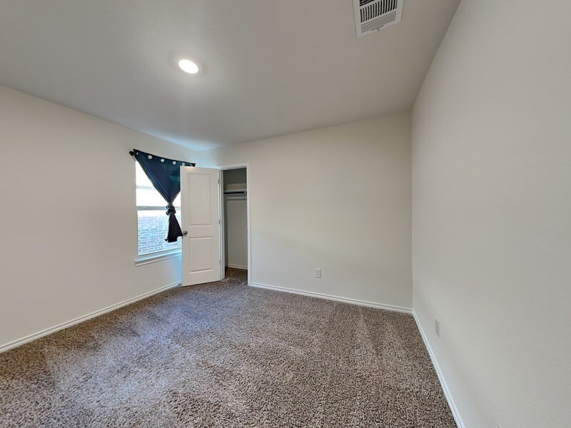 Building Photo - 116 Easy Goer Trl