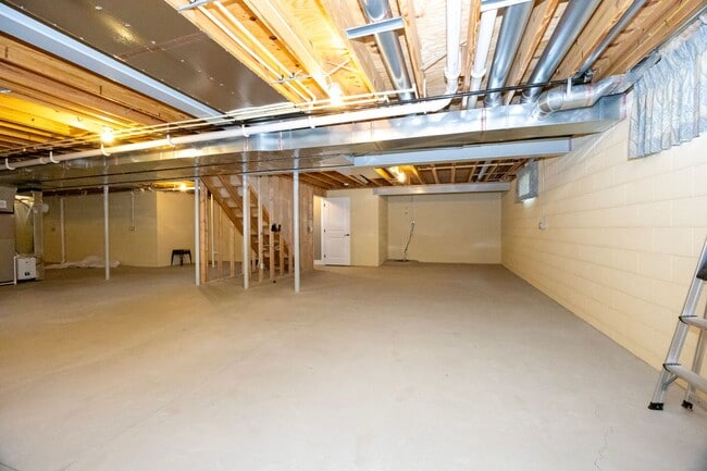 Building Photo - 2373 Canterbury Ln