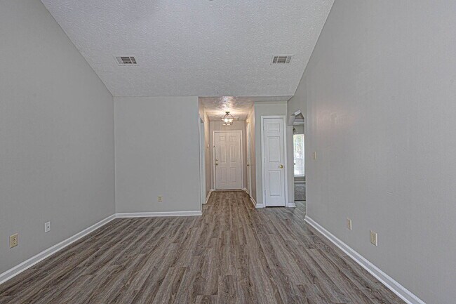 Building Photo - 5713 Marlette Ct