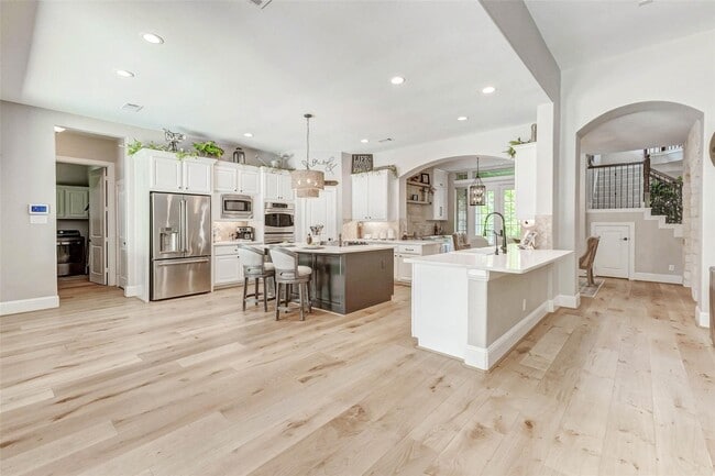 Building Photo - 5323 Lake Hill Farm Way