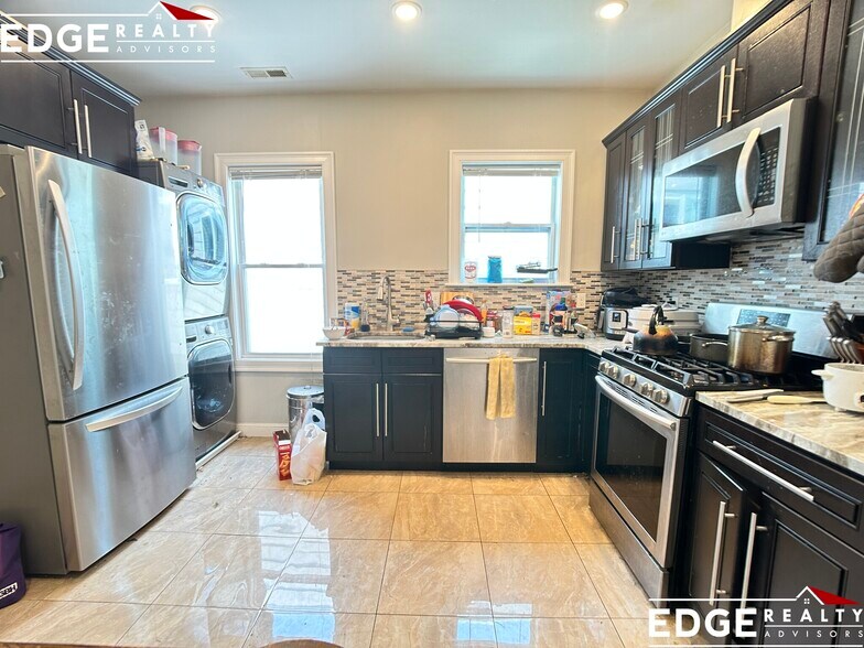 Building Photo - 83 Newbury St