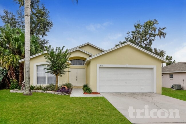 Building Photo - 7641 Manor Dr