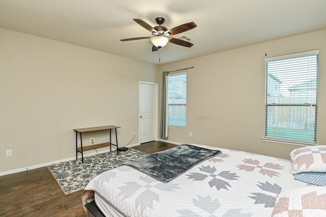 Building Photo - 15406 Key Crest Ln