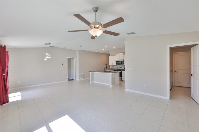 Building Photo - 15411 Miller Creek Dr