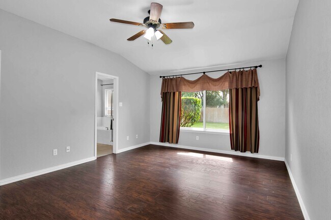 Building Photo - 2614 Bradley Ln