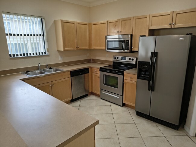 Building Photo - 1307 Clove Dr