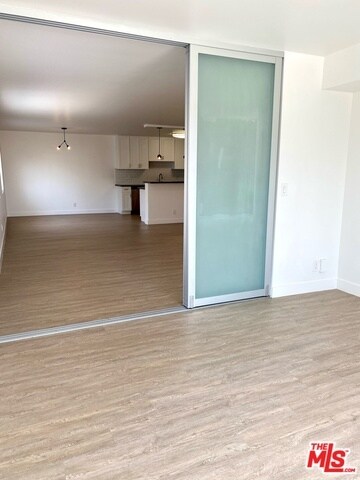 Building Photo - 435 N Oakhurst Dr