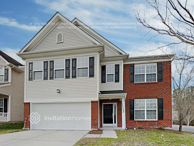 Primary Photo - 11733 Oak St
