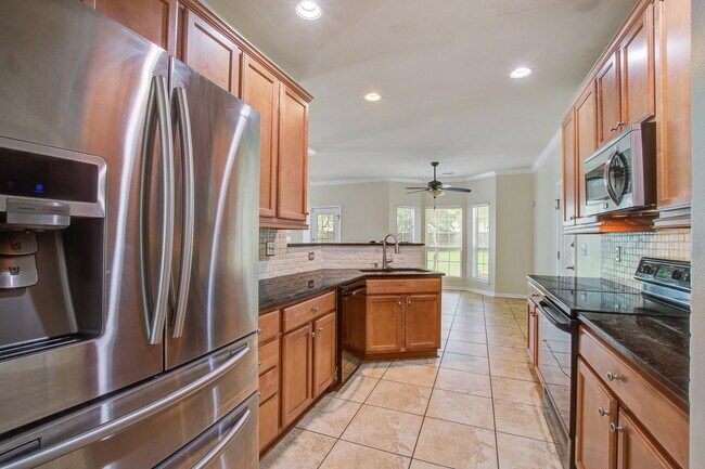 Building Photo - 5421 Red Tip Ln