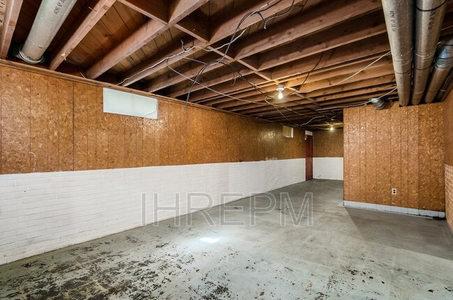 Building Photo - 2063 Belcher Dr
