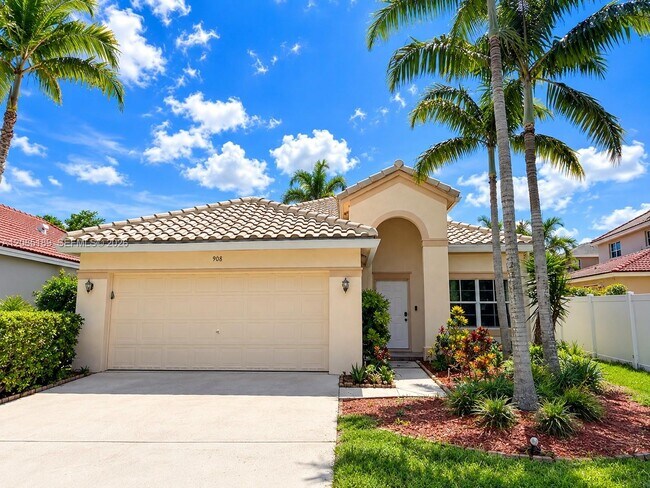 Building Photo - 908 Tanglewood Cir