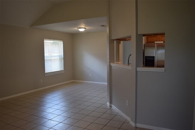 Building Photo - 18130 Beaverdell Dr