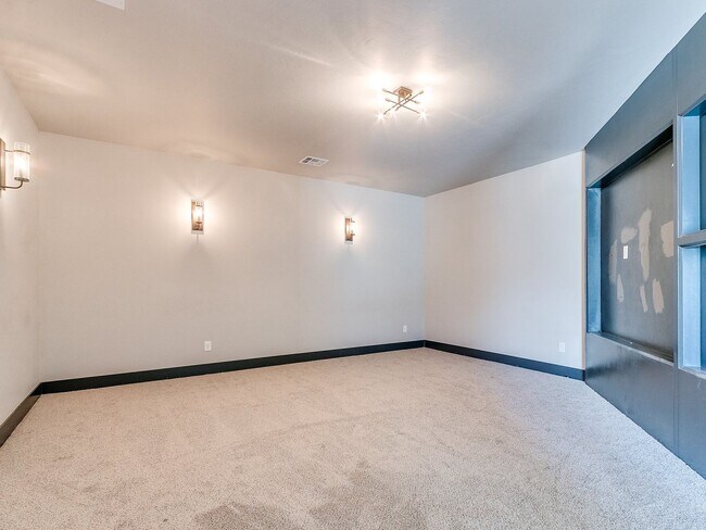 Building Photo - 5 Bedrooms + 3 Baths + Piedmont Schools