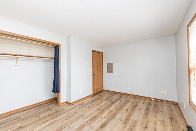 Building Photo - 601 Bakertown Dr