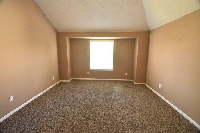 Building Photo - 22306 Fieldcrest Ln