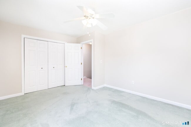 Building Photo - 2 The Hamlet