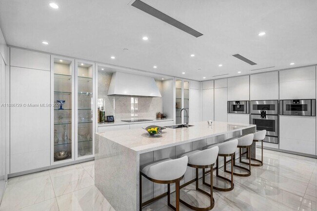 Building Photo - 210 SE Mizner Blvd
