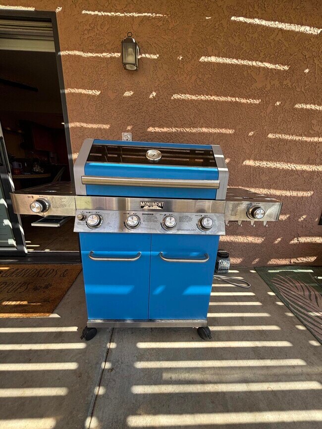 Building Photo - 76923 Turendot St