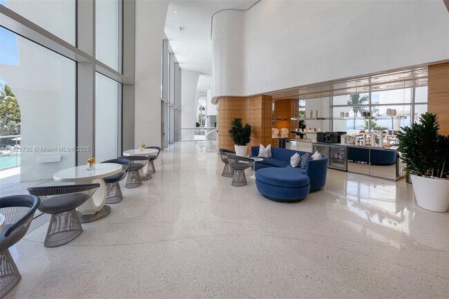 Building Photo - 16901 Collins Ave
