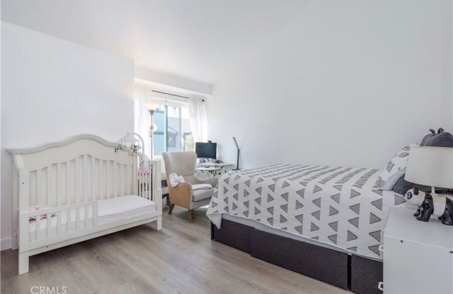 Building Photo - 19221 Sherman Way