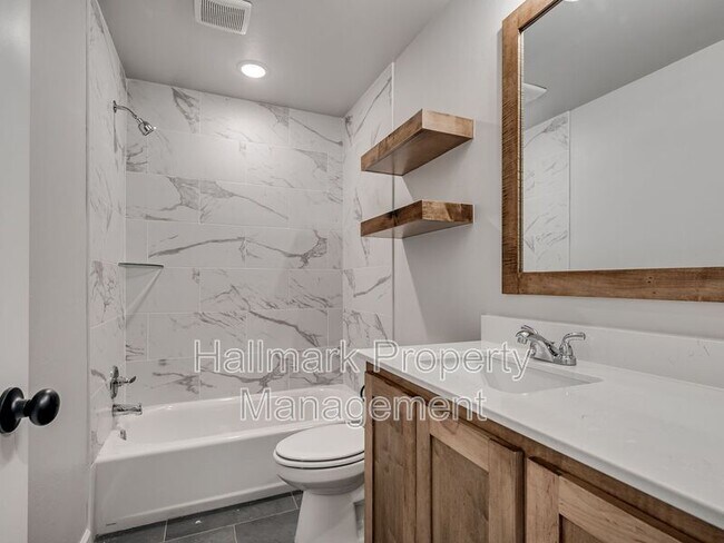 Building Photo - 11704 SW 48th St