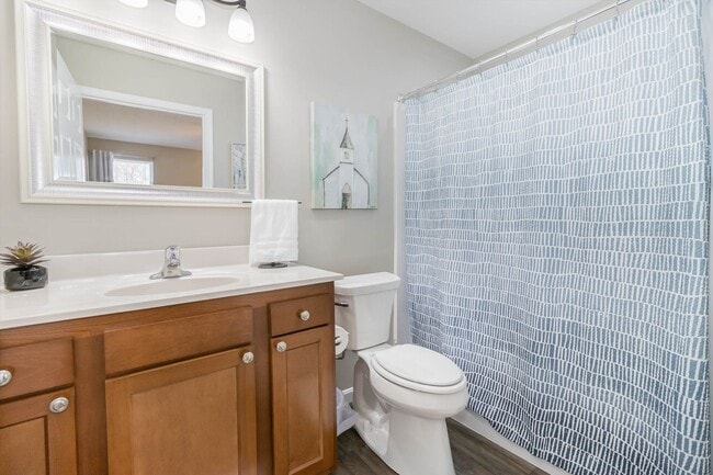 Building Photo - 8 W Persimmon Dr