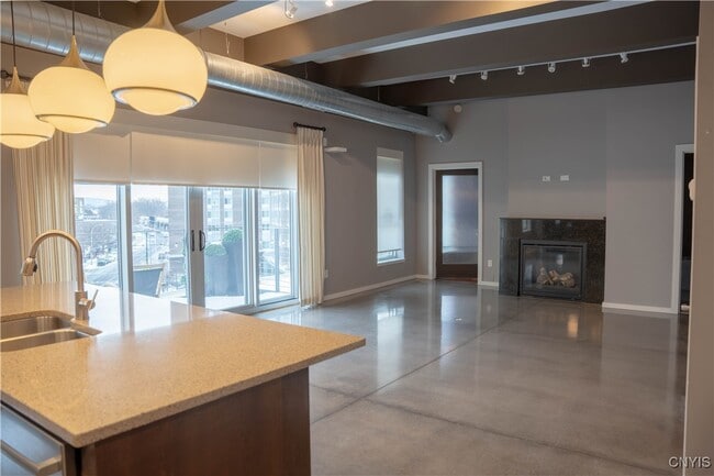 Building Photo - 211 W Jefferson St