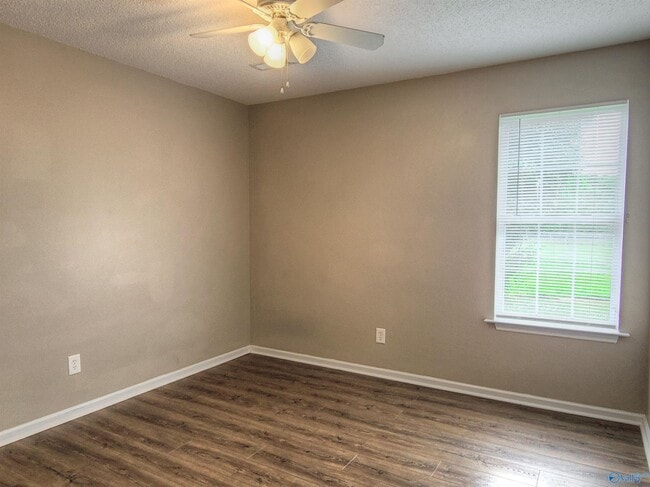 Building Photo - 241 Misty Cove Ct