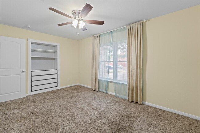 Building Photo - 1908 Matagorda Dr