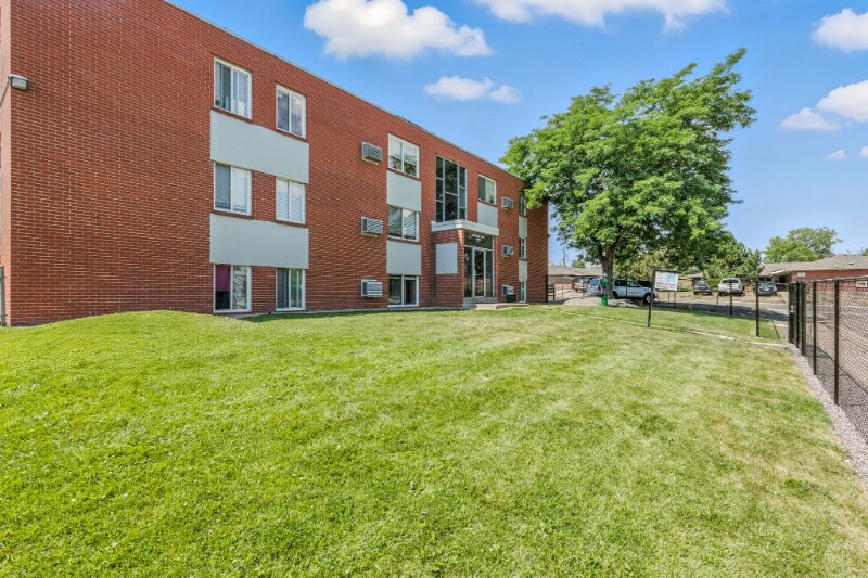 Building Photo - 10760 W 8th Ave