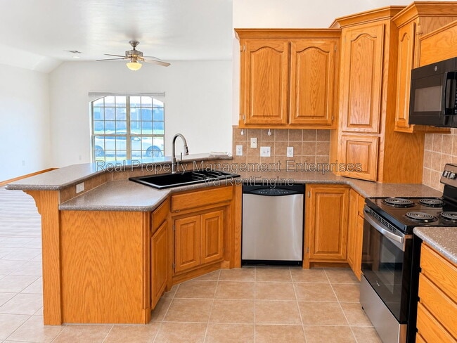 Building Photo - 4713 Castle Bay Cove