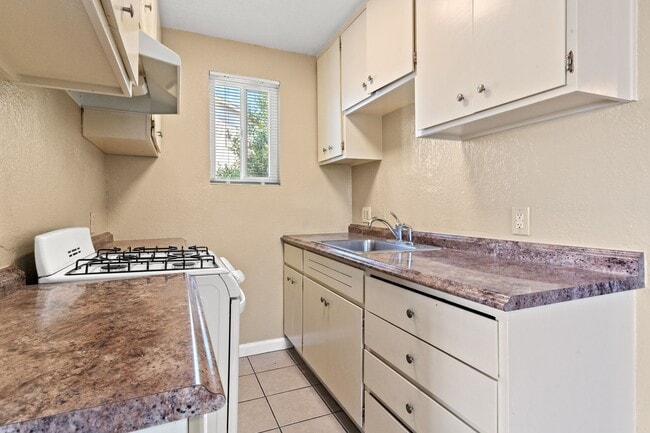 Building Photo - Modern Hayward Studio: Private Cottage wit...