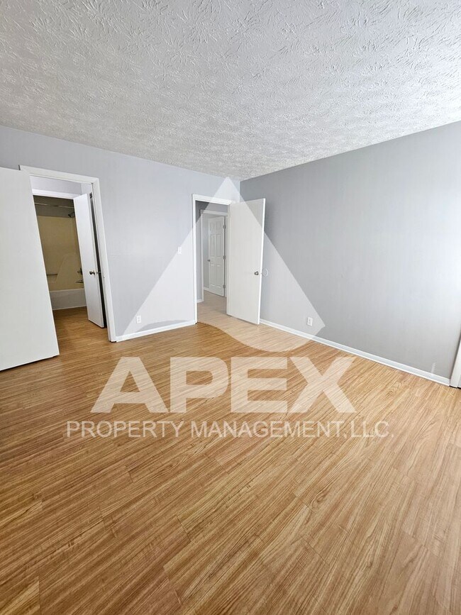 Building Photo - 9116 Cedarpark Ln NW