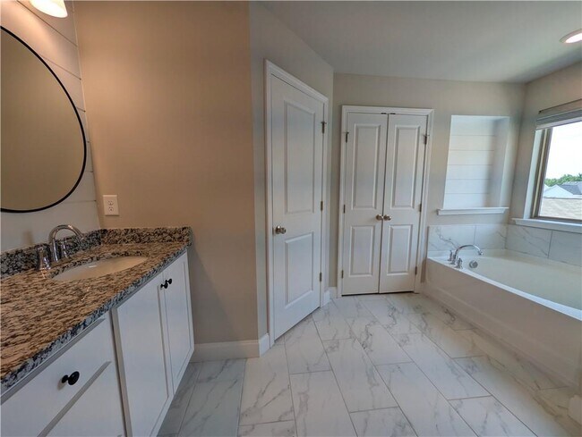 Building Photo - 3660 Salvia Dr