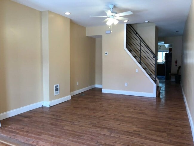 Building Photo - Great 2BR/2BA home in Prime location in University City. Available Nov 5th