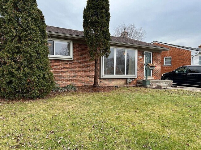 Building Photo - Move-In Ready 3 Bedroom, 1.5 Bathroom Home in Westland