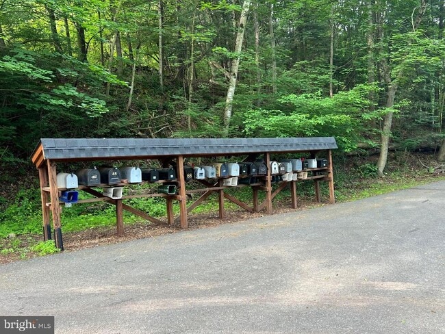 Building Photo - 65 Meadow Glen Ln