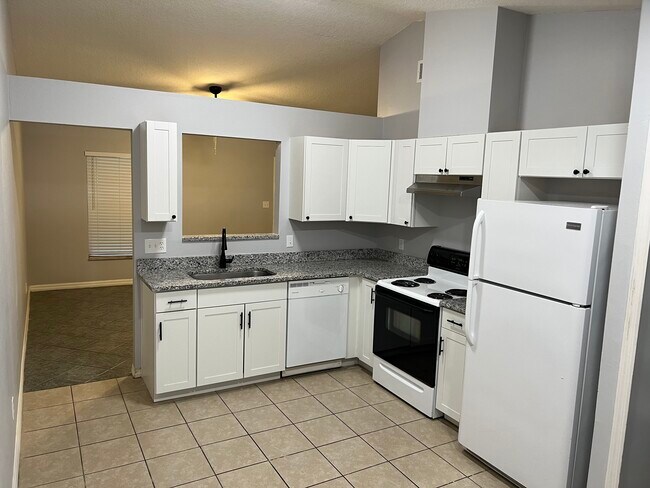 Building Photo - 10128 Portale Ave