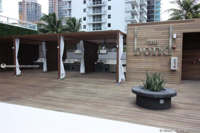 Building Photo - 1080 Brickell Ave