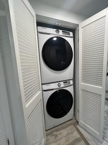 Washer and dryer units - 3807 Fulton St NW