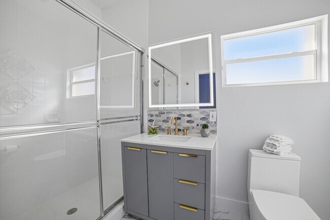 Building Photo - 2519 Barcelona Dr