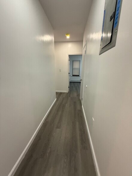 Building Photo - 55 Highlawn Ave