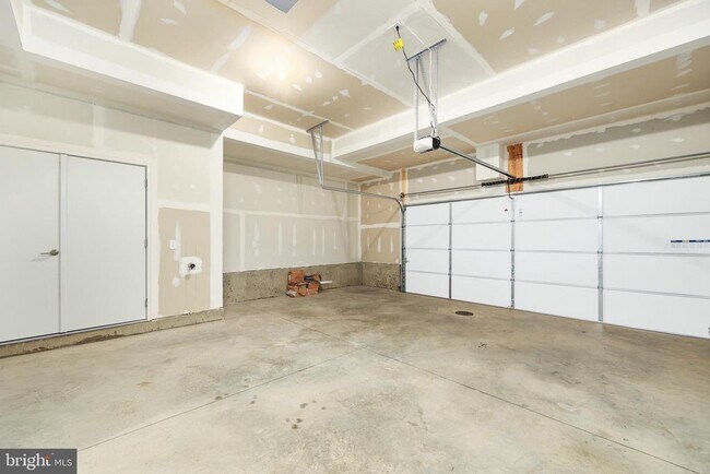 Building Photo - 1743 Riverbluff Ave