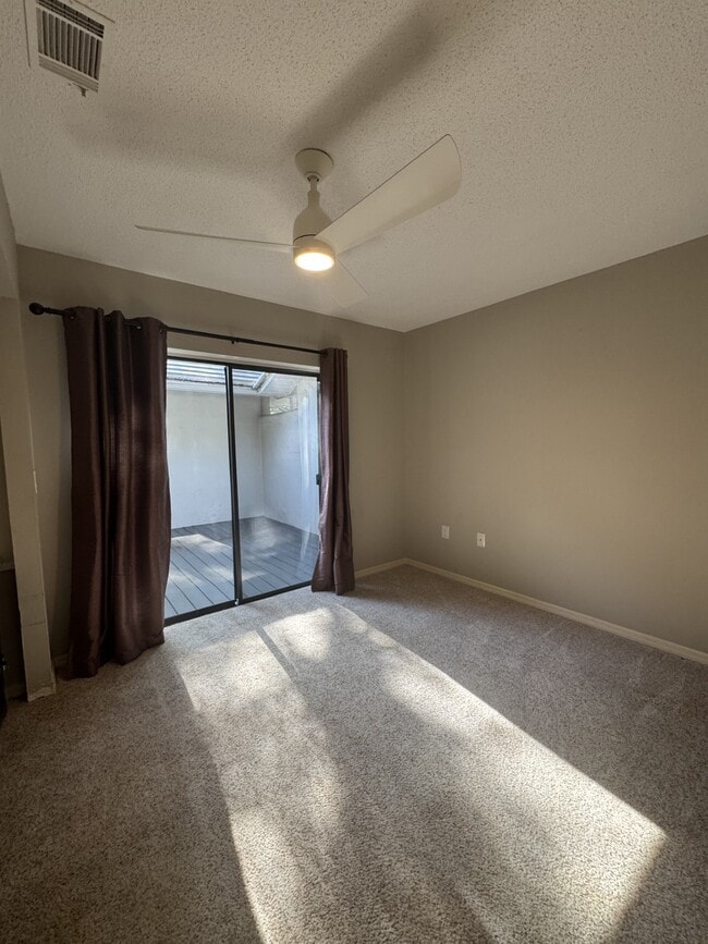 Building Photo - 263 Southampton Dr