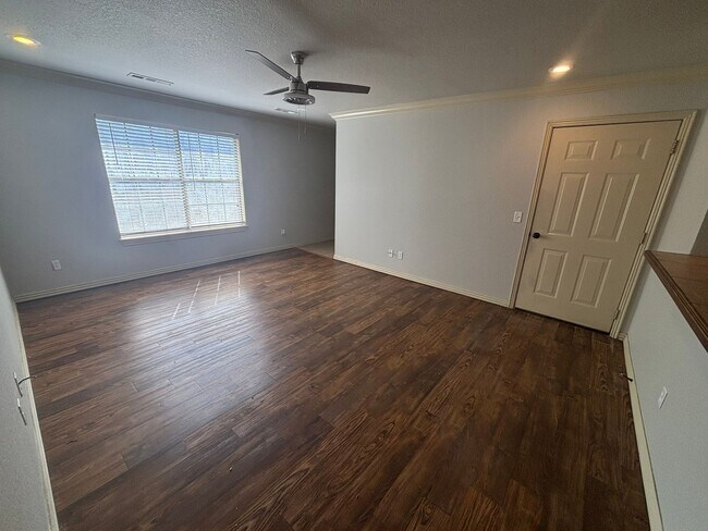 Building Photo - 50-52 S Ray