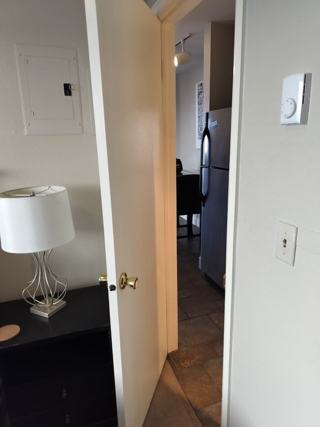 Building Photo - Immediate Move In special- Furnished/Pet friendly/ One bedroom Condo, short term lease of 30 days...