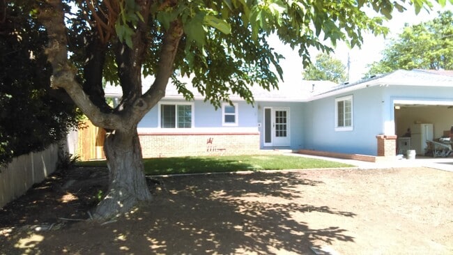 Building Photo - 5221 Verner Ave