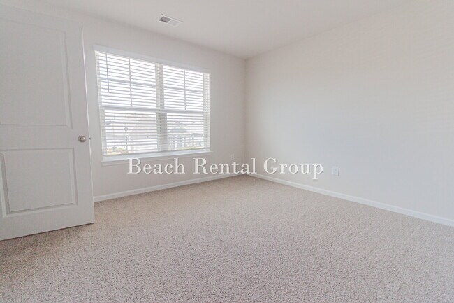 Building Photo - 5 Bedroom Home in Myrtle Beach