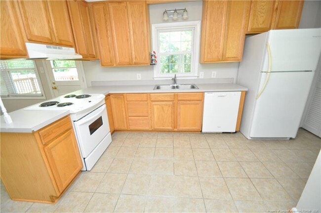 Building Photo - 4814 Greenbrier Rd